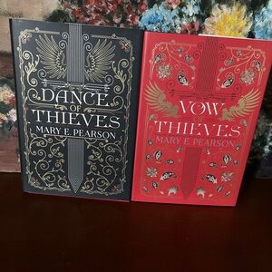 Dance of Thieves and Vow of Thieves Book Set